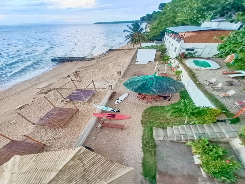 Bay Beach Boljoon Resort & Restrobar